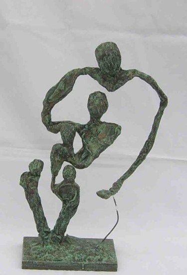 Sculpture titled "Famillle en un fil…" by S Eymond Laritaz, Original Artwork, Metals