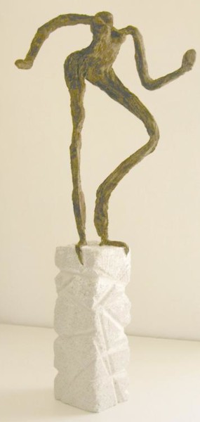 Sculpture intitulée "Sous un autre angle" par S Eymond Laritaz, Œuvre d'art originale, Pierre