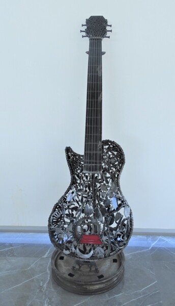Sculpture titled "Sculpture Guitare" by Hassan Laamirat, Original Artwork, Metals