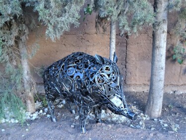 Скульптура под названием "Sculpture Sanglier…" - Hassan Laamirat, Подлинное произведение искусства, Металлы