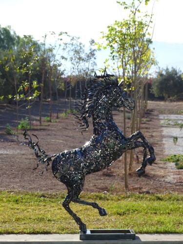 Скульптура под названием "Sculpture petit che…" - Hassan Laamirat, Подлинное произведение искусства, Металлы