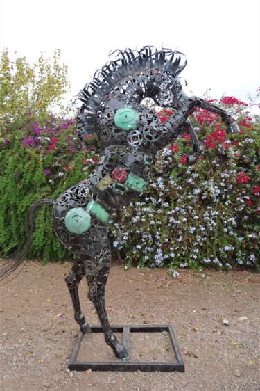 Sculptuur getiteld "Sculpture cheval ca…" door Hassan Laamirat, Origineel Kunstwerk, Metalen