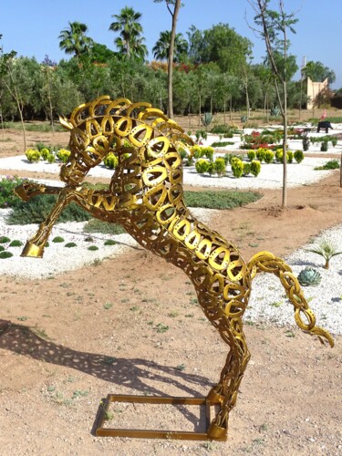 Skulptur mit dem Titel "Sculpture petit che…" von Hassan Laamirat, Original-Kunstwerk, Metalle