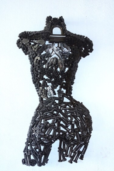 雕塑 标题为“Demi buste de femme” 由Hassan Laamirat, 原创艺术品, 金属