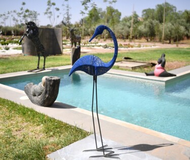 Skulptur mit dem Titel "Flamant bleu" von Hassan Laamirat, Original-Kunstwerk, Metalle