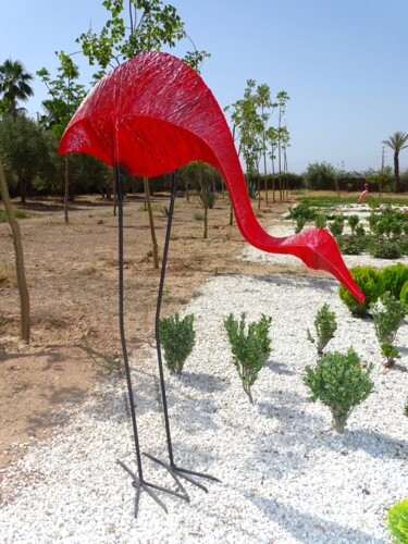 Escultura titulada "Flamant rouge 2" por Hassan Laamirat, Obra de arte original, Metales