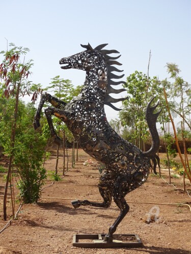 Γλυπτική με τίτλο "Sculpture cheval ca…" από Hassan Laamirat, Αυθεντικά έργα τέχνης, Μέταλλα