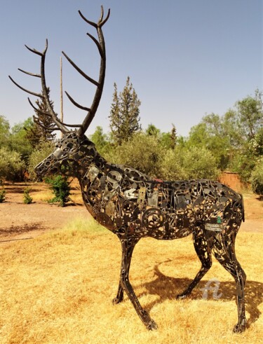 Skulptur mit dem Titel "Cerf en métal recyc…" von Hassan Laamirat, Original-Kunstwerk, Metalle