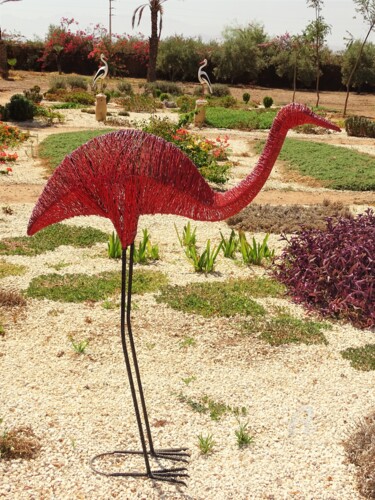 Escultura titulada "Flamant rouge" por Hassan Laamirat, Obra de arte original, Metales