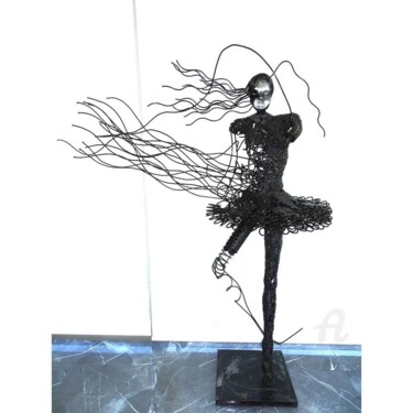 Skulptur mit dem Titel "Sculpture Danseuse…" von Hassan Laamirat, Original-Kunstwerk, Metalle