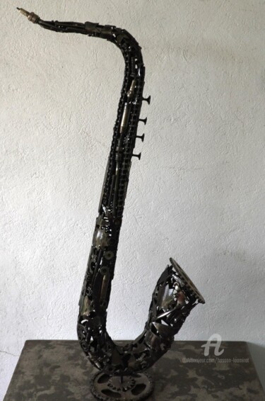 Sculpture titled "SAXOPHPNE 6" by Hassan Laamirat, Original Artwork, Metals