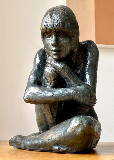 Escultura intitulada "Carole Statue Sculp…" por Hiam Demeulenaere, Obras de arte originais, Terracota