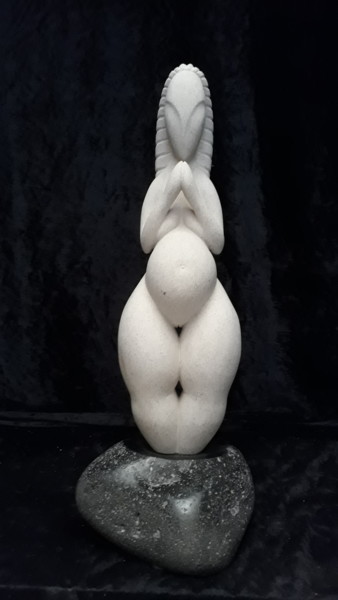 Sculpture titled "fille de gaïa 2" by Hector Bouchet, Original Artwork, Stone