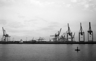 Fotografie mit dem Titel "Port of Hamburg, 19…" von Heinz Baade, Original-Kunstwerk