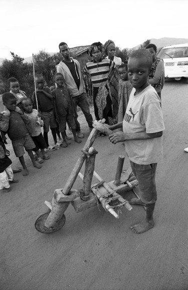 Photography titled "Village near Butare…" by Heinz Baade, Original Artwork