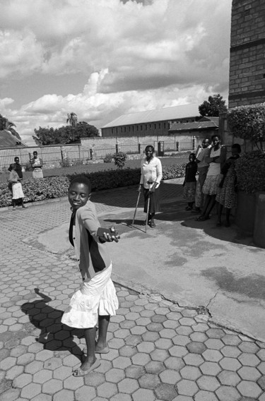 Photography titled "Girls in Butare. Bu…" by Heinz Baade, Original Artwork