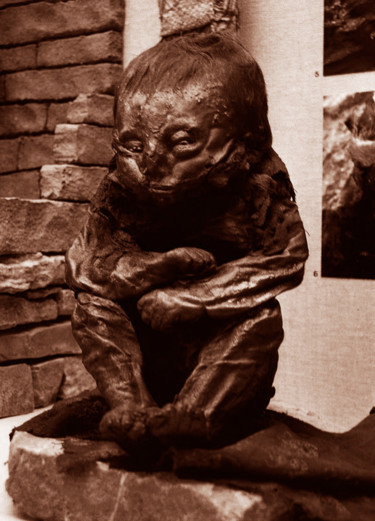 Fotografie mit dem Titel ""Mummy", Detmold, 2…" von Heinz Baade, Original-Kunstwerk
