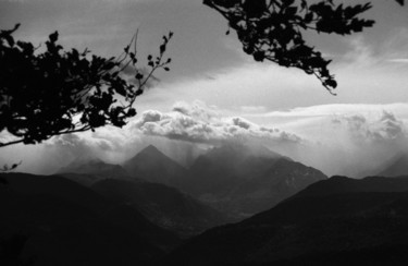 Fotografie mit dem Titel "Pyrenees, 1991" von Heinz Baade, Original-Kunstwerk
