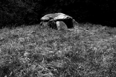 Fotografie mit dem Titel "Stone grave, German…" von Heinz Baade, Original-Kunstwerk