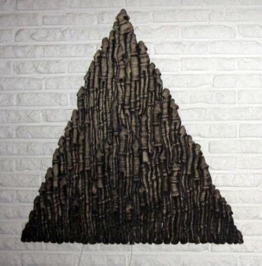 Skulptur mit dem Titel "menschheitsdreieck.…" von Helen Grosswart, Original-Kunstwerk, Keramik
