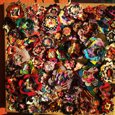 纺织艺术 标题为“Fleurs” 由Hélène Battaini, 原创艺术品, 布 安装在木质担架架上
