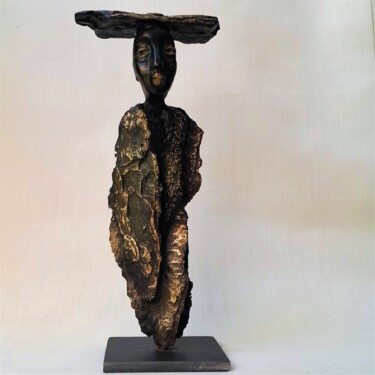 Sculpture titled "la bienveillante" by Helene Stanton, Original Artwork, Bronze