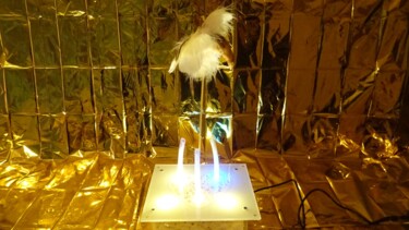 Скульптура под названием "Angel's Bird 🤍 Uriel" - Rainbow, Подлинное произведение искусства, Акрил