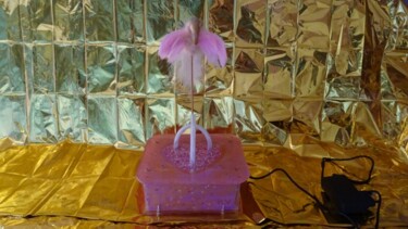 Sculpture intitulée "Pink 🌈 Phœnix" par Rainbow, Œuvre d'art originale, Acrylique