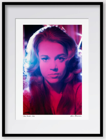 摄影 标题为“Jane Fonda - Purple…” 由Henri Dauman, 原创艺术品, 非操纵摄影