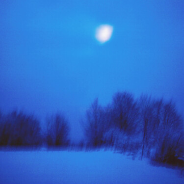 Photography titled "Lune Bleue" by Henri Odabas, Original Artwork, Analog photography