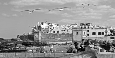 Photographie intitulée "Mouettes sur les re…" par Henri Remi, Œuvre d'art originale