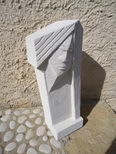 Скульптура под названием "indiana" - Henri Degracia, Подлинное произведение искусства, Камень