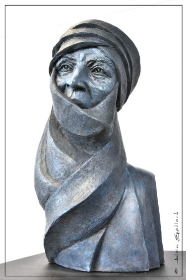 Sculpture titled "TOUAREG" by Helene Gobin Langlais, Original Artwork, Terra cotta