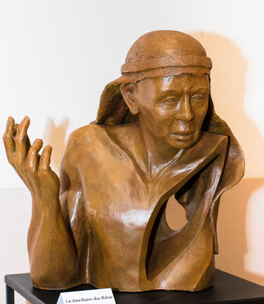 Sculpture titled "Gardien du rêve" by Helene Gobin Langlais, Original Artwork, Terra cotta