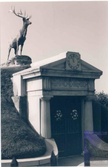 Photographie intitulée "Tomb of the 11th Ho…" par Hinsel Scott, Œuvre d'art originale