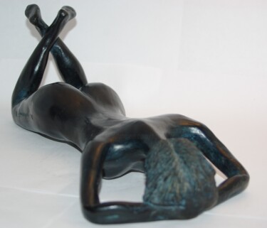 Sculpture titled "elle boude" by Xavier Houdayer, Original Artwork, Bronze
