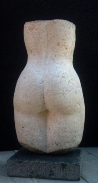 Sculptuur getiteld "Female" door Paul Holbrecht, Origineel Kunstwerk, Steen