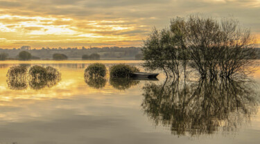 Photography titled "Lueur du soir" by Hubert Trublard, Original Artwork, Digital Photography Mounted on Aluminium