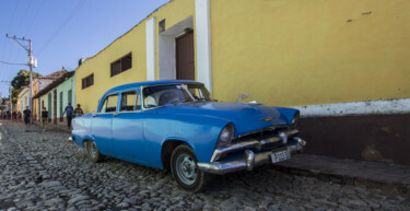 Fotografia intitulada "Cuba en bleu" por Hubert Trublard, Obras de arte originais, Fotografia Não Manipulada Montado em Alum…