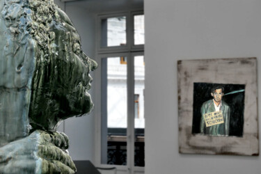 Photographie intitulée "Paris Pinault colle…" par Hugues Elbe, Œuvre d'art originale, Photographie non manipulée