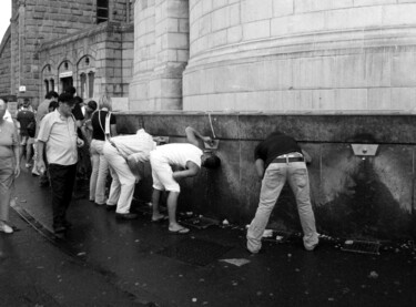 Fotografie getiteld "Lourdes 08 2010 a1" door Hugues Elbe, Origineel Kunstwerk, Niet gemanipuleerde fotografie