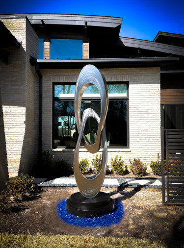 Skulptur mit dem Titel "Fusion" von Hunter Brown, Original-Kunstwerk, Edelstahl