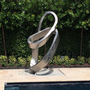 Escultura titulada "mobius.jpg" por Hunter Brown, Obra de arte original, Metales