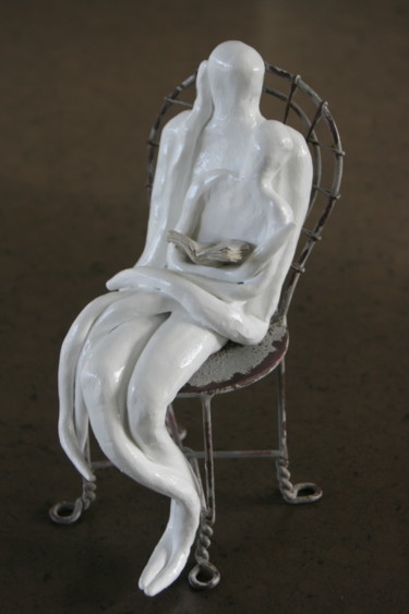 Sculpture titled "L'HOMME ET L'ENFANT" by Isabelle Angele, Original Artwork, Clay