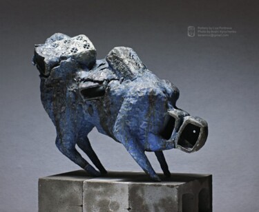 Escultura intitulada "Tseglyani [Le chien…" por Ielizaveta Portnova, Obras de arte originais, Cerâmica