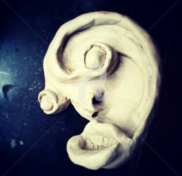 Sculpture intitulée "argile/clay "weird-…" par Igihozo, Œuvre d'art originale, Argile