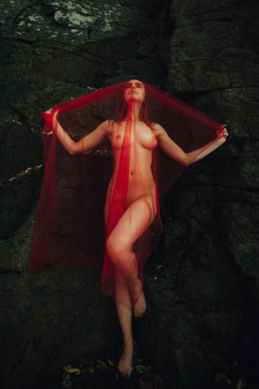 Фотография под названием "Red veil" - Igor Topolenko, Подлинное произведение искусства, Цифровая фотография