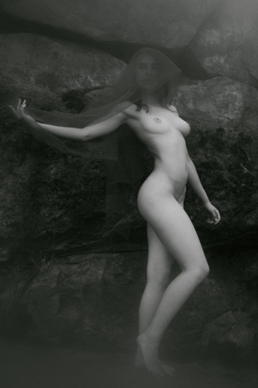 Фотография под названием "Gray statuette" - Igor Topolenko, Подлинное произведение искусства, Цифровая фотография