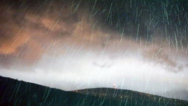 Photographie intitulée "Hailstorm" par Igzotic, Œuvre d'art originale, Photographie numérique