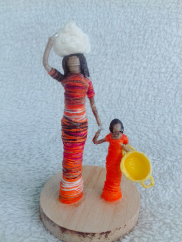 Escultura intitulada "Lavadeira com filha" por Simone Muniz Oliveira, Obras de arte originais, Metais